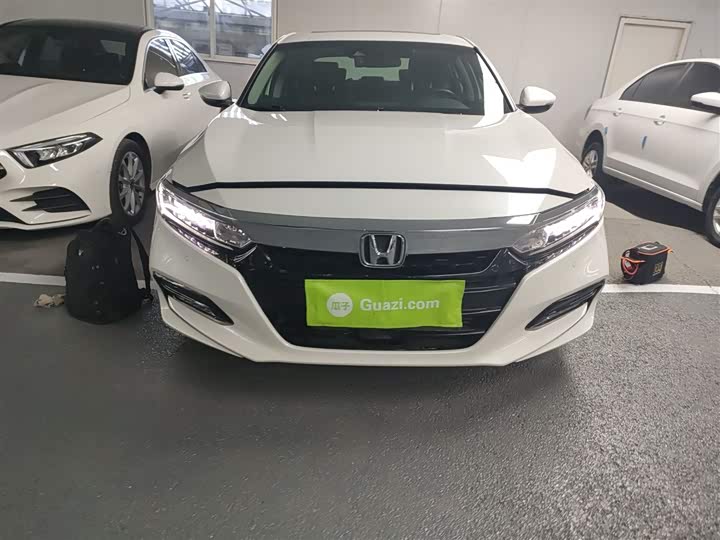 Фото 3 - Honda Accord