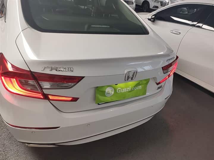 Фото 6 - Honda Accord