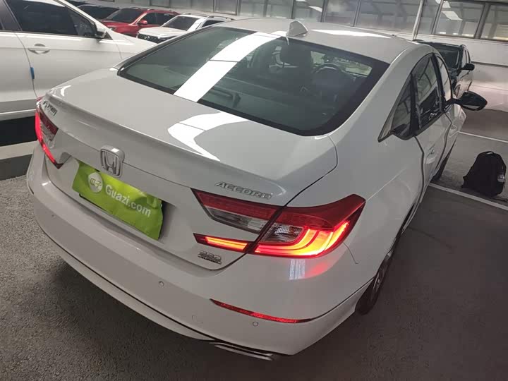 Фото 7 - Honda Accord