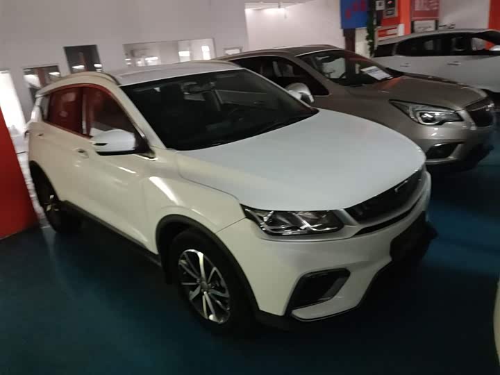 Фото 4 - Geely Coolray