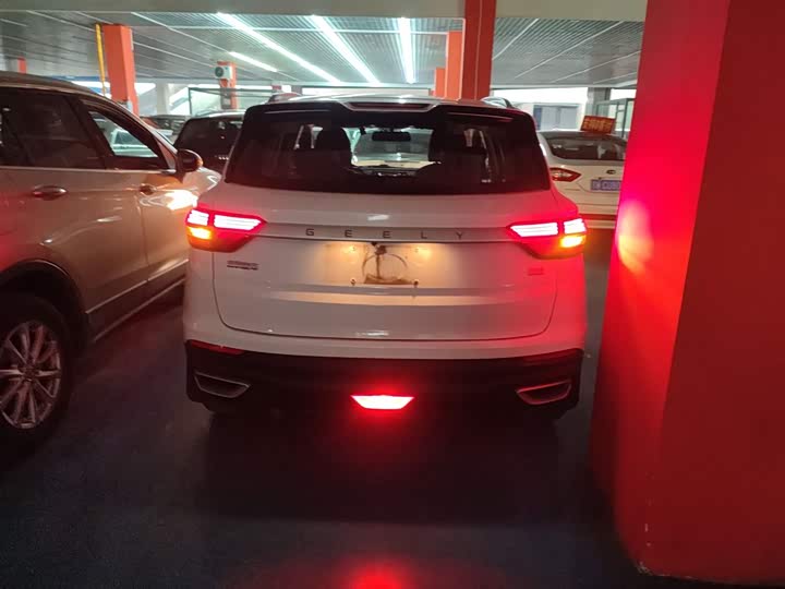 Фото 6 - Geely Coolray