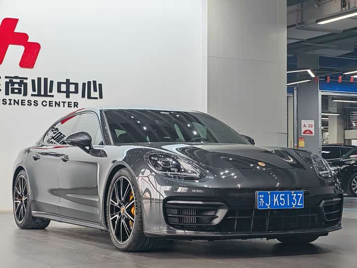 Фото 2 - Porsche Panamera