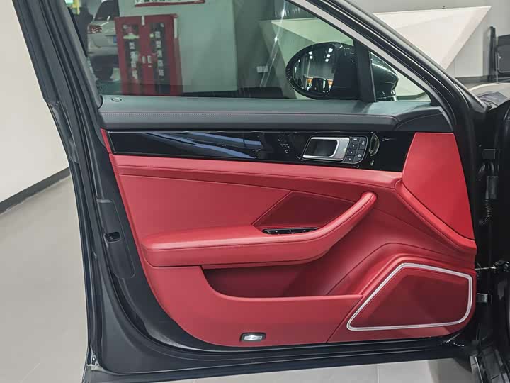 Фото 5 - Porsche Panamera