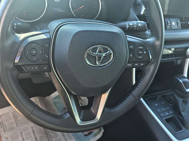 Фото 9 - Toyota Wildlander