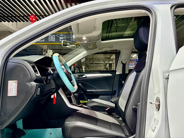 Фото 7 - Volkswagen T-Roc