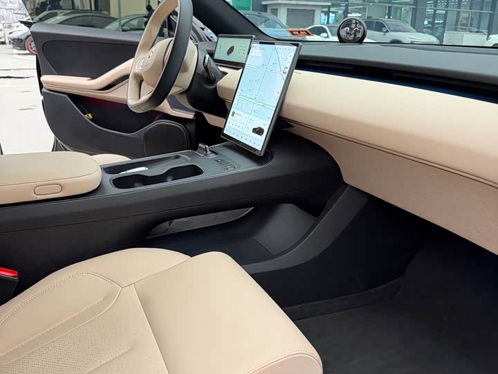 Фото 6 - Nio ET5T