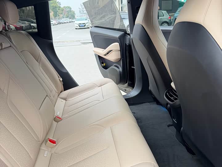 Фото 7 - Nio ET5T