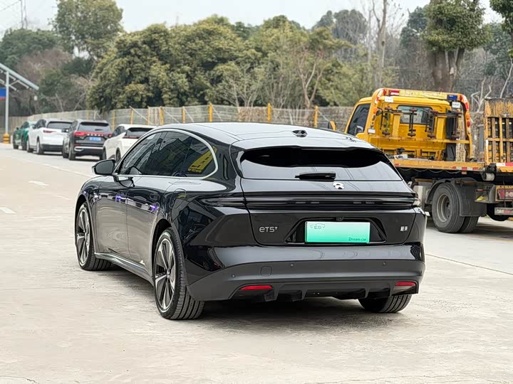 Фото 9 - Nio ET5T