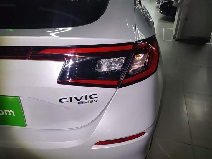 Фото 8 - Honda Civic