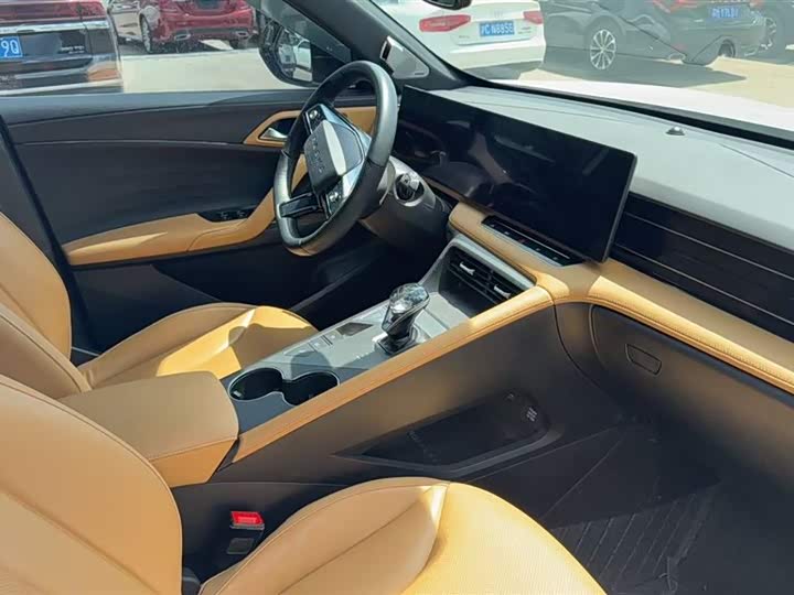 Фото 2 - Roewe RX5