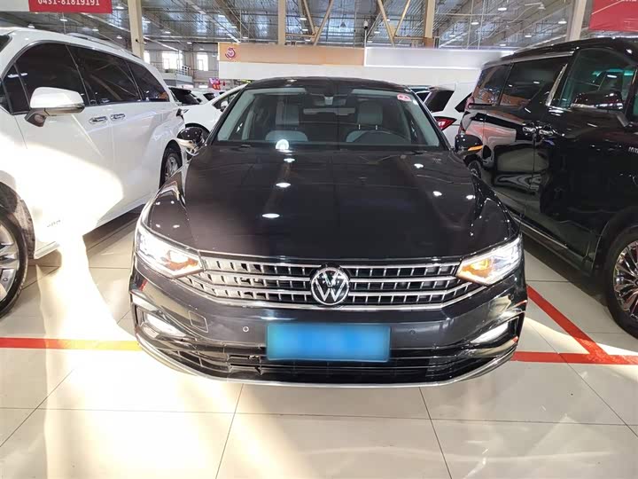 Фото 3 - Volkswagen Magotan