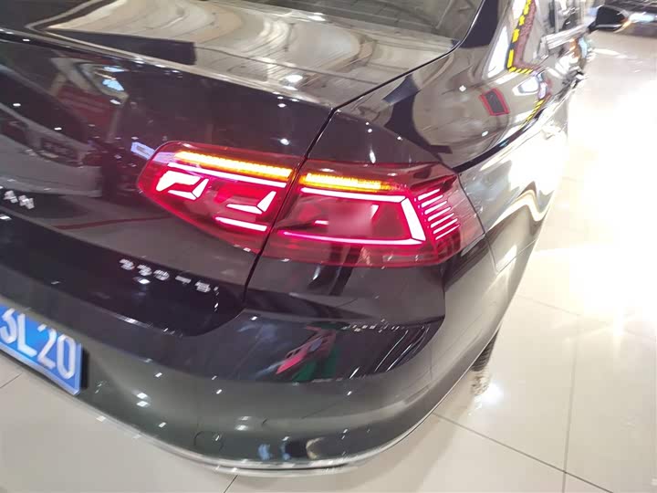 Фото 8 - Volkswagen Magotan