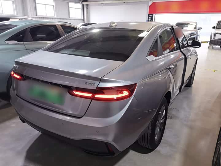 Фото 7 - Geely Geometry A