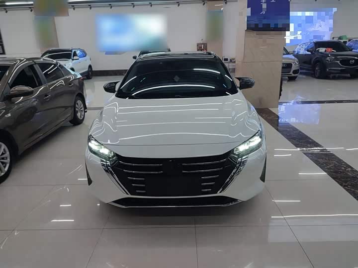 Фото 3 - Nissan Sylphy