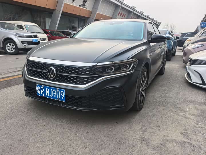 Фото 1 - Volkswagen Passat