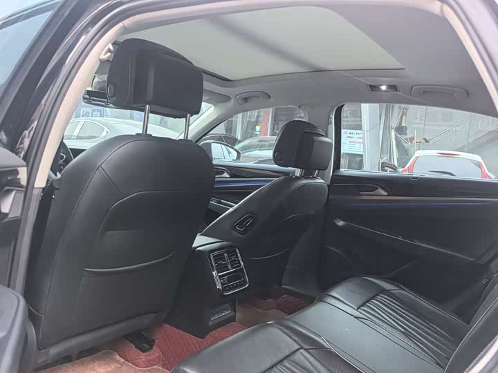 Фото 9 - Volkswagen Passat