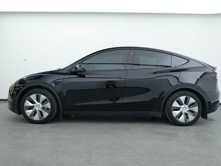 Фото 9 - Tesla Model Y