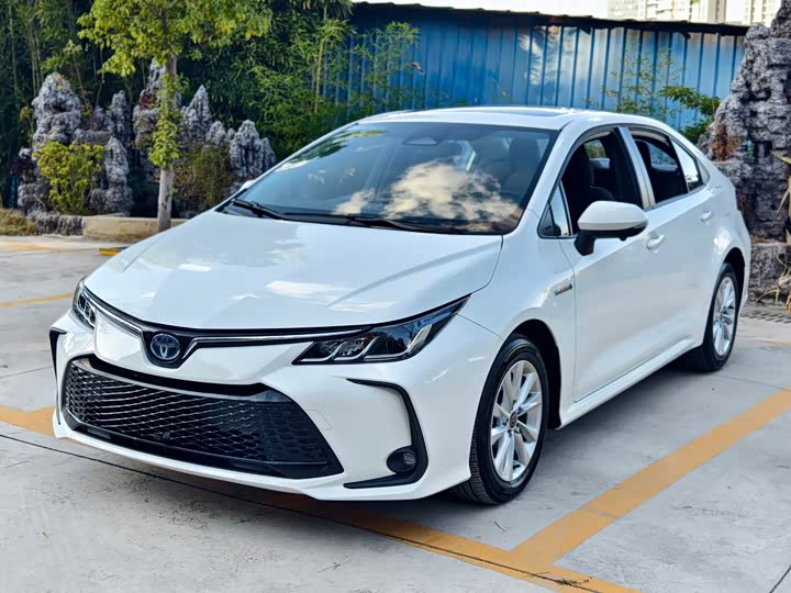 Фото 1 - Toyota Corolla