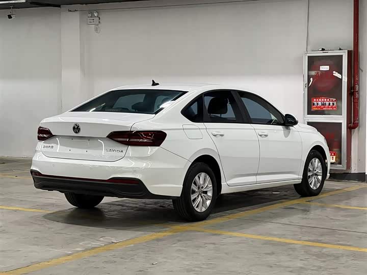 Фото 5 - Volkswagen Lavida