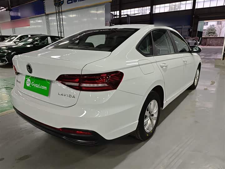 Фото 7 - Volkswagen Lavida