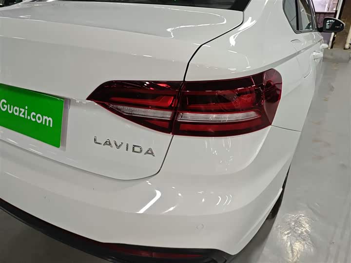 Фото 8 - Volkswagen Lavida