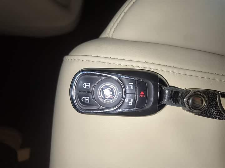 Фото 9 - Buick GL8 ES