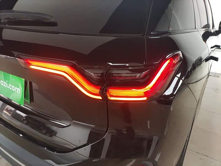 Фото 8 - Nio ES6