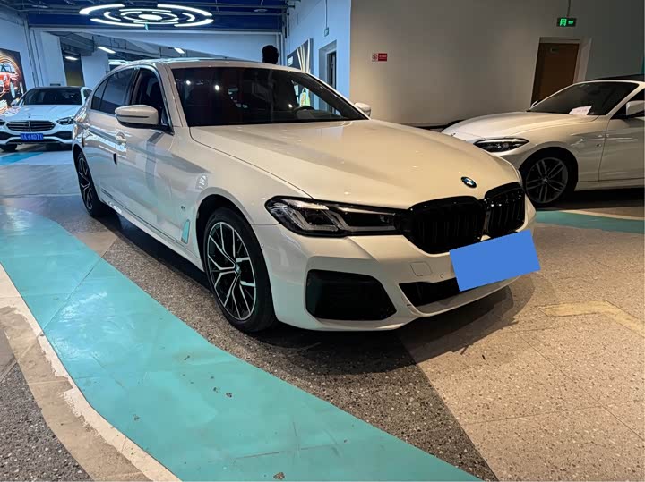 Фото 3 - BMW 5 Series