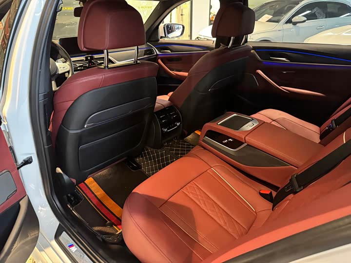 Фото 9 - BMW 5 Series