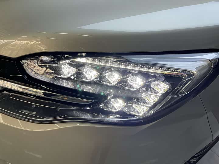 Фото 7 - Buick GL8 ES