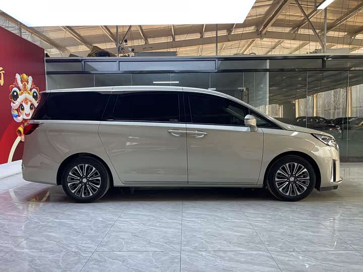 Фото 8 - Buick GL8 ES