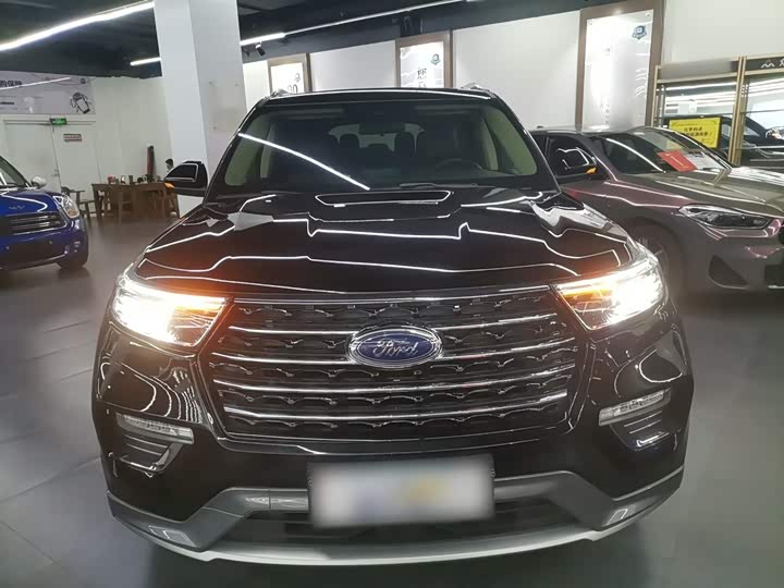 Фото 3 - Ford Explorer