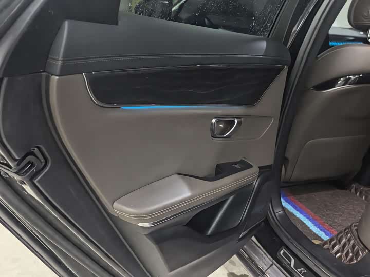 Фото 6 - BYD Han