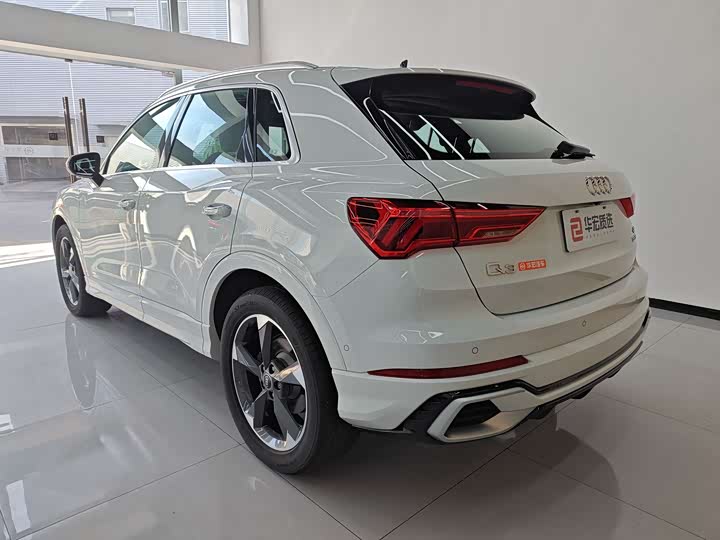 Фото 3 - Audi Q3