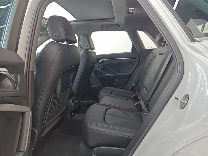 Фото 7 - Audi Q3