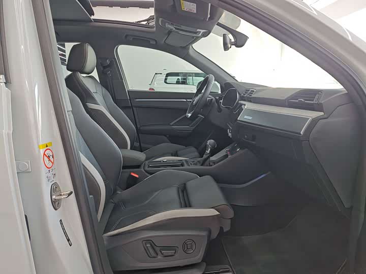 Фото 8 - Audi Q3