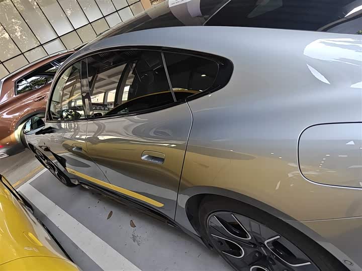 Фото 5 - Xiaomi SU7 Ultra