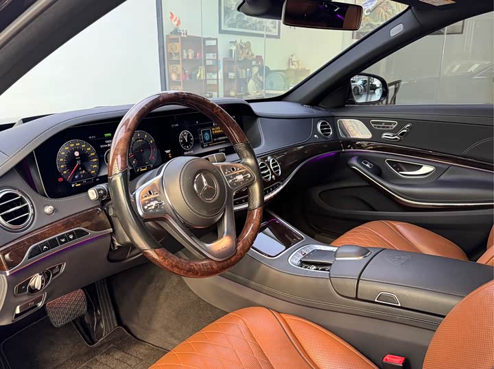 Фото 4 - Mercedes-Benz Maybach S-Class