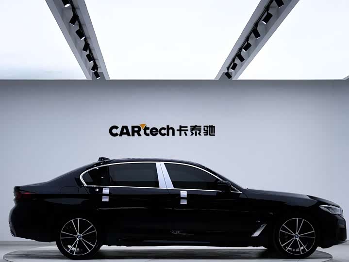 Фото 6 - BMW 5 Series