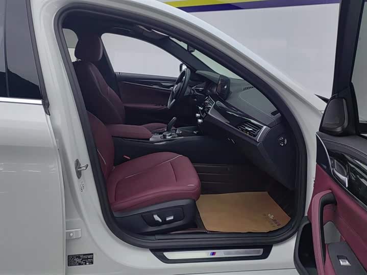 Фото 8 - BMW 5 Series