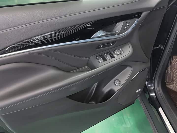 Фото 7 - Buick Enclave