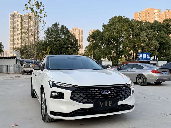 Фото 4 - Ford Mondeo