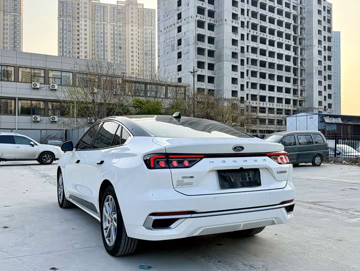 Фото 9 - Ford Mondeo