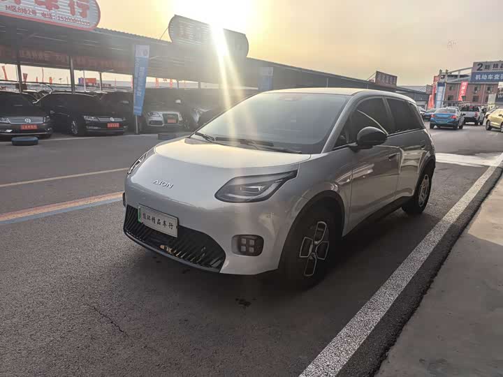 Фото 2 - GAC Aion UT