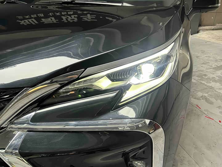 Фото 2 - Toyota Sienna