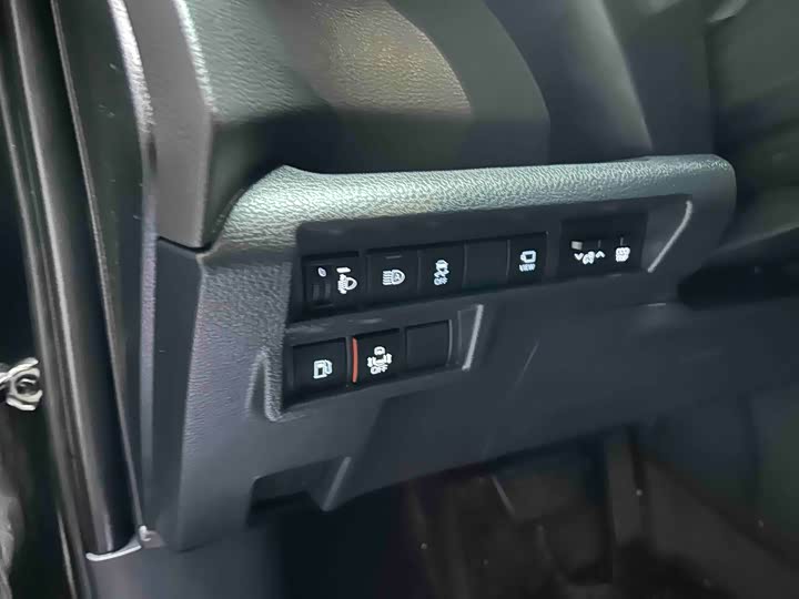 Фото 7 - Toyota Sienna