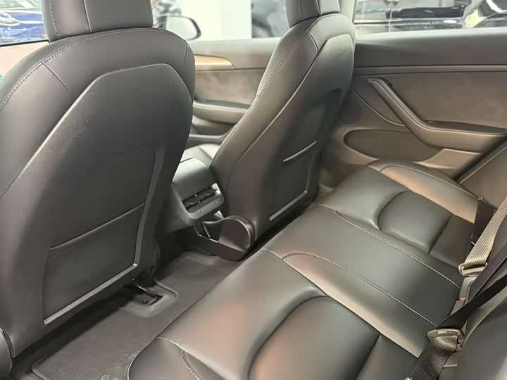 Фото 7 - Tesla Model 3