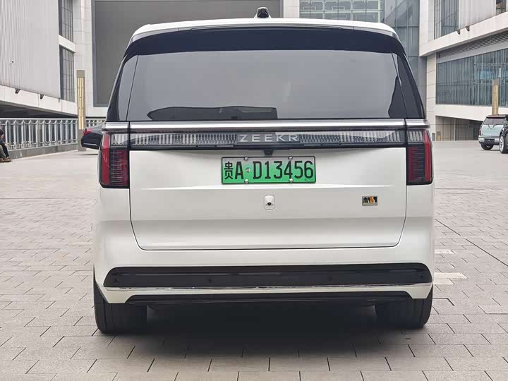 Фото 4 - Zeekr 009