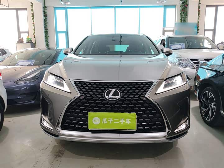 Фото 3 - Lexus RX