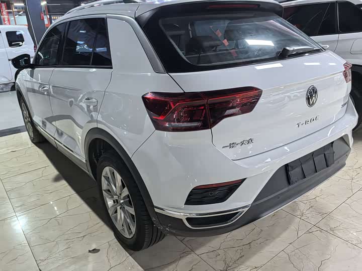 Фото 3 - Volkswagen T-Roc